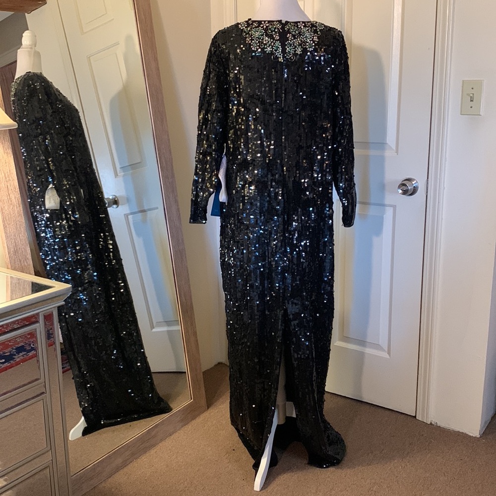 MAC DUGGAL
Beaded Neckline Long Sleeve Dress - Picture 11 of 15